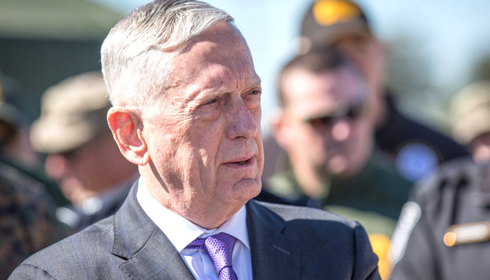 Quyết định này của ông Trump được đưa ra chỉ vài ngày sau khi Bộ trưởng Mattis (ảnh) thông báo từ chức và dự kiến rời khỏi vị trí Bộ trưởng Quốc phòng từ ngày 28/2/2019. Có một điều đáng nói là khác vẢnh: TS.