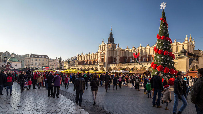 Chợ Giáng sinh Krakow được tổ chức ở quảng trường Rynek Glowny, Ba Lan. Mời độc giả xem thêm video: Thủ đô Berlin rực rỡ đón lễ Giáng sinh và năm mới (Nguồn: VTC14)