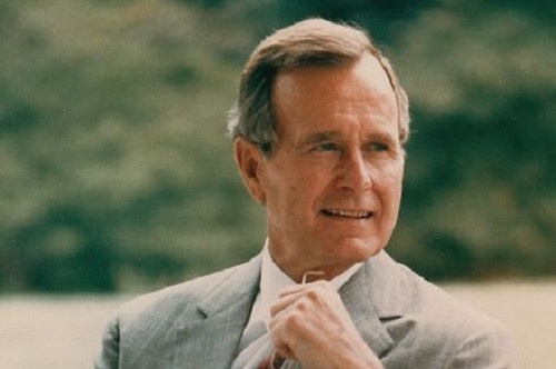 Mặc dù gây tiếng vang với thành tích trên trên trường quốc tế nhưng cựu Tổng thống Bush "cha" lại không có những chính sách nổi bật trong nước. Do những chính sách kinh tế không hiệu quả mà vị tổng thống Mỹ thứ 41 này đã thất bại trong kỳ tái tranh cử vào năm 1992. Ảnh: RS.
