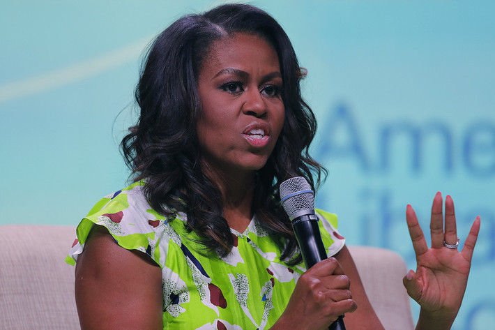 Không chỉ là vợ của cựu Tổng thống Mỹ Barack Obama, bà Michelle Obama còn là một luật sư thành công. Bà từng tốt nghiệp Đại học Princeton và Trường Luật Harvard. Ảnh: Politico.