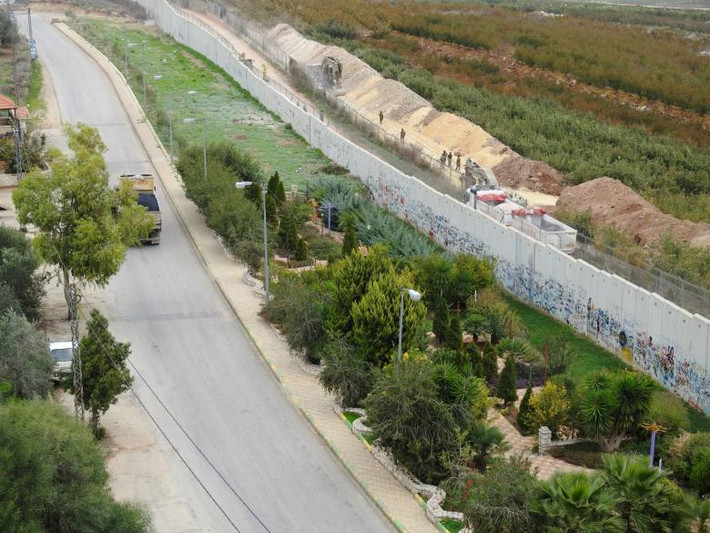 Binh sĩ Israel tuần tra ở khu vực biên giới gần làng Kfar Kila, Lebanon, ngày 4/12.