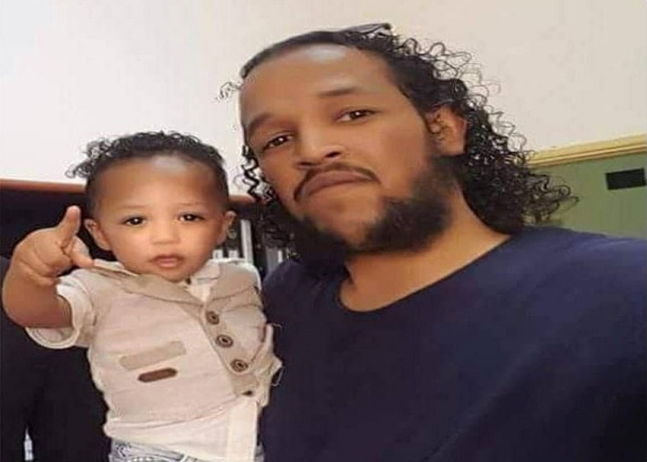 Musa Abdul Kareem, 25 tuổi, là phóng viên ảnh, biên tập viên của tờ báo Fasanea ở Lybia. Anh đã bị một nhóm lạ mặt bắt cóc, tra tấn và bắn chết vào ngày 31/7/2018. Ảnh: Guardian.
