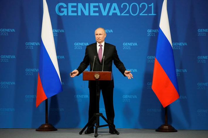 Tổng thống Nga Putin còn dành lời khen cho người đồng cấp Mỹ. Ông mô tả Tổng thống Biden là "chính khách giàu kinh nghiệm". Tổng thống Nga Vladimir Putin khẳng định đối thoại với người đồng cấp Mỹ "rất giàu tính xây dựng".