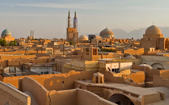 Iran là quê hương của Hỏa giáo - một trong những tôn giáo lâu đời nhất trên thế giới, ra đời vào khoảng thế kỷ thứ 6 trước Công nguyên. Trong ảnh là thành phố Yazd ở Iran. Ảnh: TWM.
