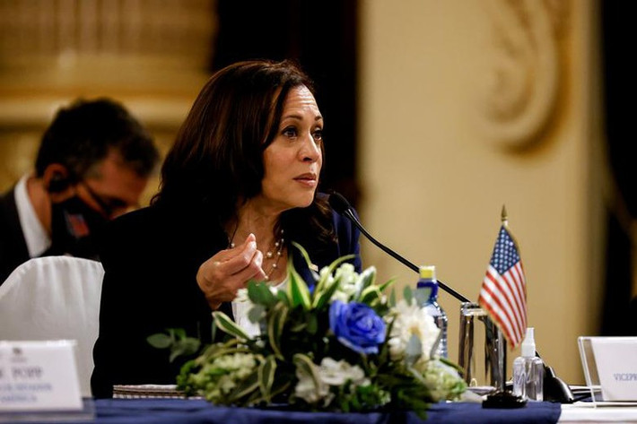Bà Kamala Harris khuyên những người muốn nhập cư nộp đơn ngay tại quê hương và chờ kết quả.