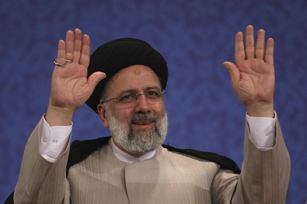 Ngày 19/6, hãng thông tấn nhà nước Iran đưa tin Chính phủ Iran tuyên bố, với đa số phiếu ủng hộ, ứng cử viên Seyyed Ebrahim Raisi (ảnh) là người chiến thắng trong cuộc bầu cử và trở thành tân Tổng thống Iran. Ông Raisi sẽ chính thức kế nhiệm Tổng thống Hassan Rouhani vào tháng 8/2021. Ảnh: AP.