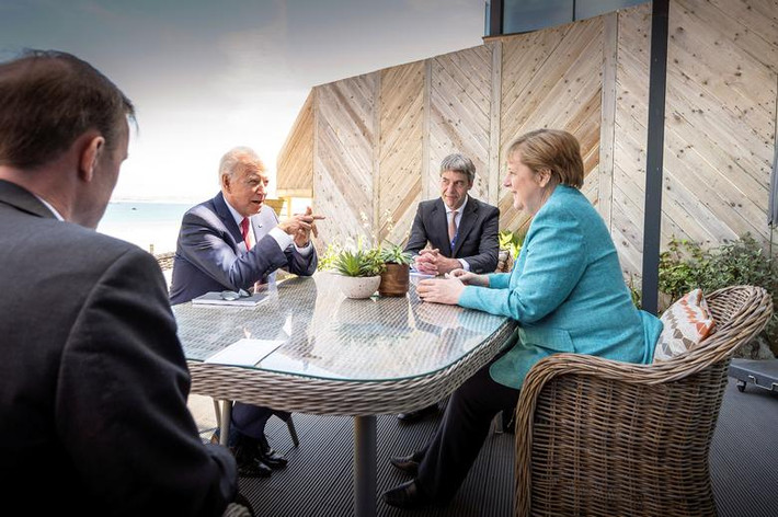 Nhiều nhà lãnh đạo thế giới, trong đó có Thủ tướng Đức Angela Merkel, Tổng thống Mỹ Joe Biden hay Tổng thống Pháp Emmanuel Macron,...đã có mặt tại Anh để tham dự Hội nghị thượng đỉnh G7. Một số khoảnh khắc ấn tượng của các chính trị gia tại G7 đã được Reuters đăng tải. (Nguồn ảnh: Reuters)