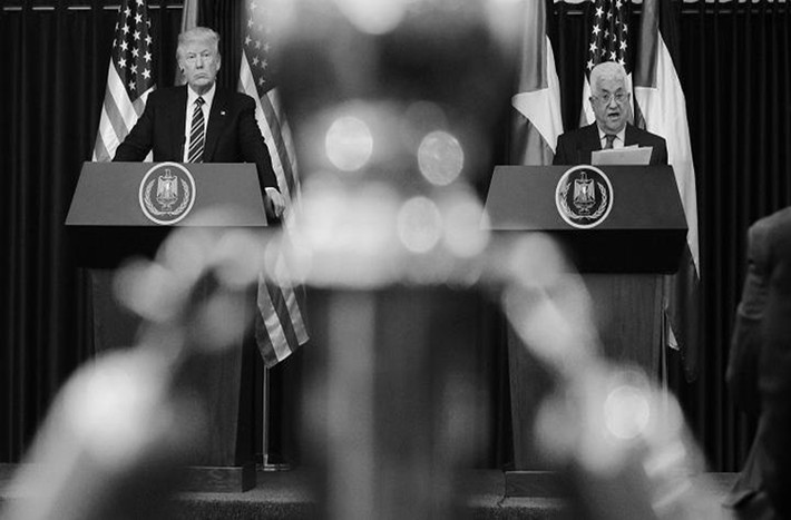 Sau đó, mhà lãnh đạo Mỹ đã gặp Tổng thống Palestine Mahmoud Abbas ở Bethlehem, nơi vấn đề hòa bình Trung Đông tiếp tục được thảo luận.