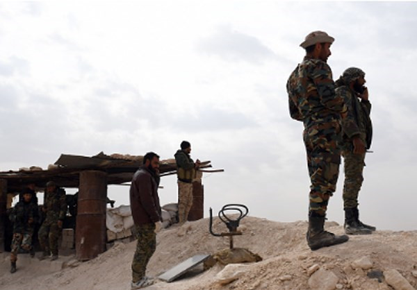 Theo Al Masdar News ngày 25/11, Quân đội Syria đang trong giai đoạn cuối cùng chuẩn bị cho chiến dịch quân sự nhằm giành lại quyền kiểm soát sân bay quân sự chiến lược Abu Dhuhour ở vùng nông thôn phía đông tỉnh Idlib. Ảnh: FNA.