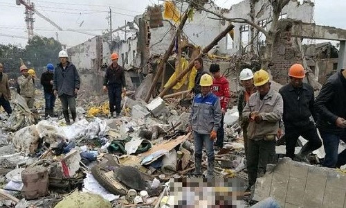 Theo AP, vụ nổ kinh hoàng ở Trung Quốc xảy ra tại một nhà máy ở thành phố cảng Ninh Ba, tỉnh Chiết Giang, vào khoảng 8h55 sáng ngày 26/11. Ảnh: Twitter.