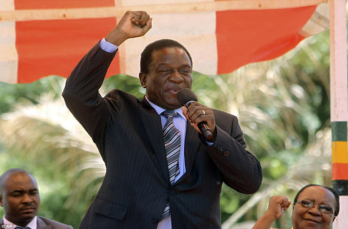 Ông Mnangagwa, người vừa mới được bổ nhiệm làm lãnh đạo ZANU-PF, được dự đoán sẽ trở thành Tổng thống Zimbabwe sau khi ông Mugabe chính thức bị phế truất. Ảnh: AP.