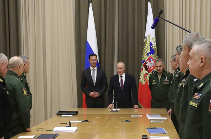 Đáp lại, Tổng thống al-Assad đã cám ơn ông Putin và nói rằng sự hỗ trợ của các lực lượng quân đội Nga là chìa khóa để giải quyết cuộc xung đột ở Syria. Ảnh: AP.