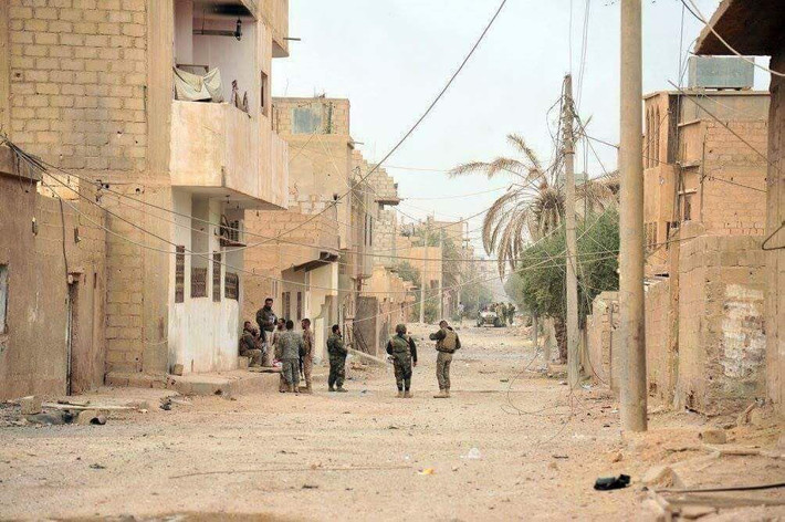 Đến này 19/11, Quân đội Syria và lực lượng đồng minh một lần nữa giành lại quyền kiểm soát Albu Kamal từ tay phiến quân IS. Ảnh: FNA.