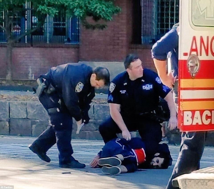 Được biết, Sayfullo Habibullaevic Saipov đã nhập cư vào Mỹ năm 2010. Y từng sống ở Ohio và Florida, trước khi chuyển tới New Jersey. Y là một tài xế của hãng Uber. Các nhà chức trách Mỹ đang tiếp tục điều tra vụ việc. Ảnh: Twitter. Ảnh: Daily Mail.