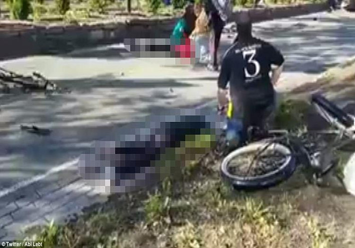 Một hình ảnh khác tại hiện trường vụ tấn công được ghi lại. Ảnh: Daily Mail.