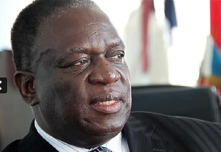 Trong khi đó, tờ Express cho biết, trên tài khoản Twitter của ông Mnangagwa ngày 15/11 viết: “Tôi đã trở lại quê hương và sẽ khá bận rộn trong những ngày tới. Cám ơn các bạn vì sự ủng hộ và đoàn kết”. Ảnh: Telegraph.