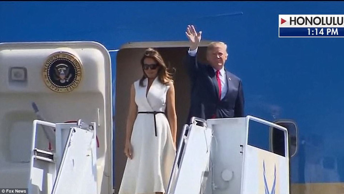 Daily Mail đưa tin, ngày 3/11, Tổng thống Mỹ Donald Trump và Đệ nhất phu nhân Melania đã đến thăm Hawaii trước khi bắt đầu chuyến công du Châu Á kéo dài hai tuần. Ảnh: Fox News.