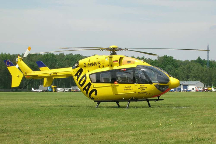 Trực thăng “đa năng” Eurocopter EC145 có giá 5,5 triệu USD (tương đương 124 tỷ đồng). Chiếc trực thăng này có thể chở 9 hành khách cùng 2 thành viên phi hành đoàn và có thể đạt vận tốc tối đa là 268 km/h. Ảnh: WL.
