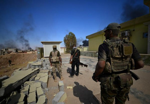 “Lực lượng Iraq đã giành lại quyền kiểm soát tuyến đường Mosul-Tal Afar sau khi bao vây khu al-Mahlabiyeh và tấn công IS ở phía đông và tây nam Tal Afar”, nguồn tin cho hay. Ảnh: FNA.