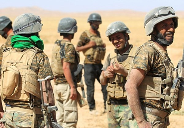 “Quân đội Iraq cũng tiến đánh khủng bố IS ở khu al-Khazra, phía nam thành phố Tal Afar”, nguồn tin nói thêm. Ảnh: FNA.