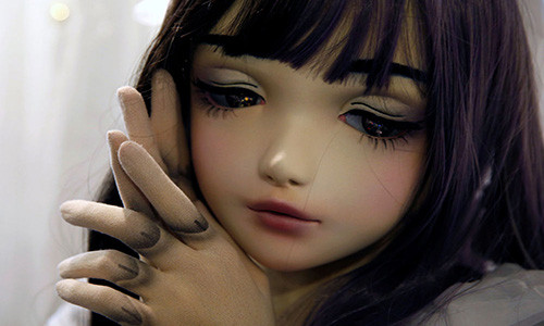 Búp bê Lulu trong một sự kiện gặp gỡ người hâm mộ ở Tokyo. Ảnh: Reuters.