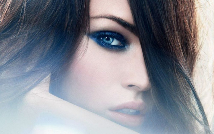 3. Kiều nữ Mỹ Megan Fox có đôi mắt được xếp hàng thứ 3 về độ đẹp giữa những phụ nữ nổi tiếng. Cô nàng có đôi mắt xanh thật quyến rũ.