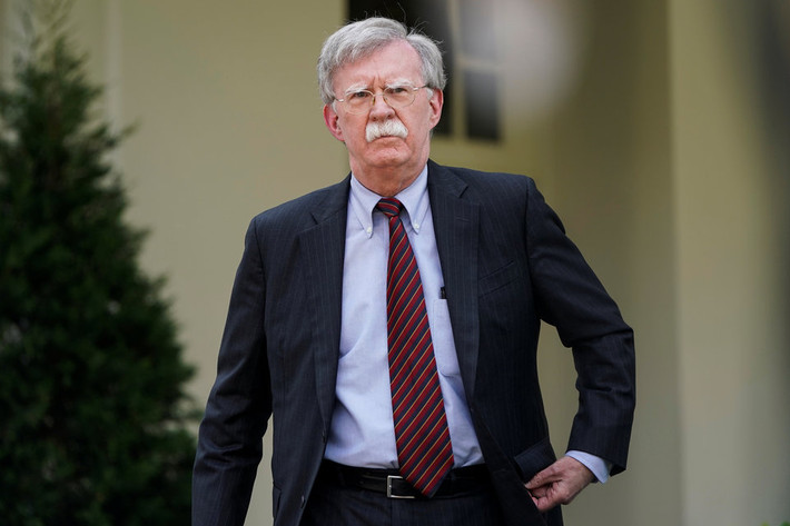 Ngày 5/5/2019, Cố vấn An ninh Quốc gia John Bolton thông báo Mỹ điều tàu sân bay USS Abraham Lincoln và đội tàu tác chiến đến khu vực Vịnh Ba Tư nhằm "gửi thông điệp" tới Tehran cũng như đáp trả cái mà ông gọi là mối đe dọa mơ hồ.