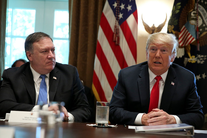 Cùng ngày, chính quyền Tổng thống Trump thông báo các lệnh trừng phạt mới nhằm vào xuất khẩu kim loại của Iran.