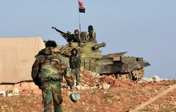 Các đơn vị pháo binh và tên lửa Syria cũng mở đợt oanh kích dữ dội phá hủy căn cứ quân sự của bọn khủng bố tại al-Sukhar và Kafar Zita ở al-Jobin, Tal Malh và al-Hawija, phía tây bắc Hama. Ảnh: AMN.