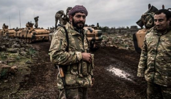 "Các tay súng đồn trú tại khu vực Tây Nam Idlib gần biên giới với Thổ Nhĩ Kỳ, đã nã đạn pháo vào căn cứ Quân chính phủ Syria ở al-Darreh và Atireh", FNA đưa tin. Ảnh: FNA.