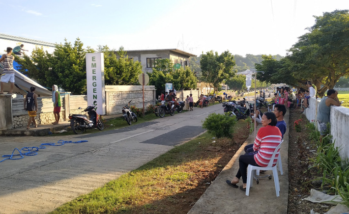 Hiện tại, công tác tìm kiếm, cứu hộ vẫn đang khẩn trương được tiến hành tại những khu vực bị ảnh hưởng bởi những trận động đất vừa qua tại Philippines. Ảnh: Twitter.