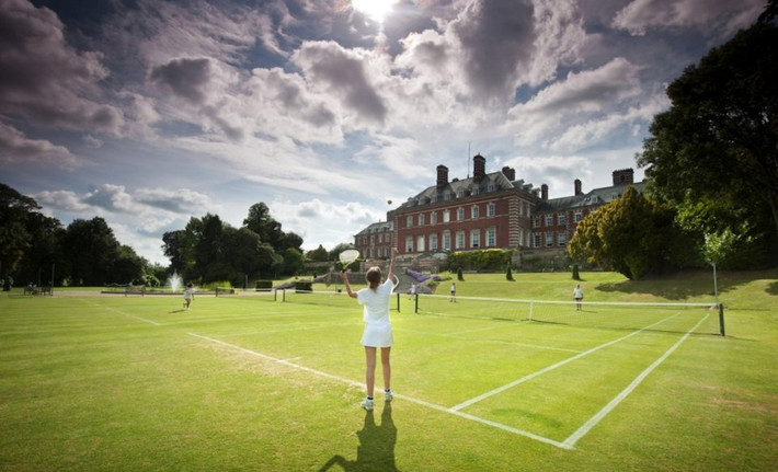 Công chúa Haya dành phần lớn tuổi trẻ ở Anh, nơi bà theo học trường Badminton & Bryanston. Theo Emirates Woman, bà đạt điểm A ở 5 bộ môn.