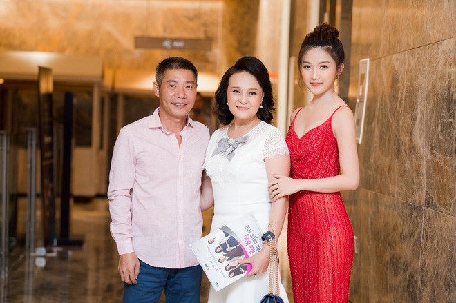 Đặc biệt là sự tái xuất của NSND Hoàng Cúc và NSƯT Kiều Thanh trong những vai diễn ấn tượng.