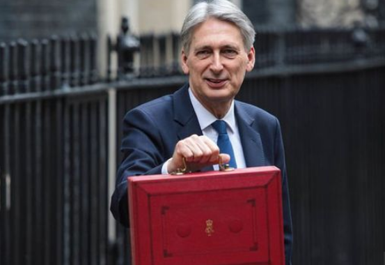 Ngày 13/7/2016, Thủ tướng Anh khi đó là bà Theresa May đã bổ nhiệm ông Hammond làm Bộ trưởng Tài chính. Ảnh: DE.
