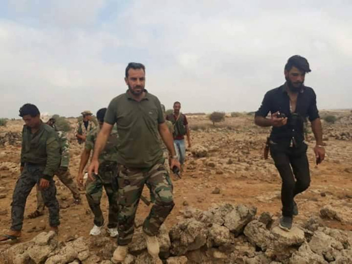 "Chiến dịch quân sự ở vùng Badiyah al-Sham, Deir Ezzor, gần như đã hoàn tất khi lực lượng chính phủ Syria chuyển hướng sang các khu vực bị nhóm khủng bố IS chiếm đóng gần trạm bơm T3, phía đông Palmyra", nguồn tin nói thêm. Ảnh: AMN.