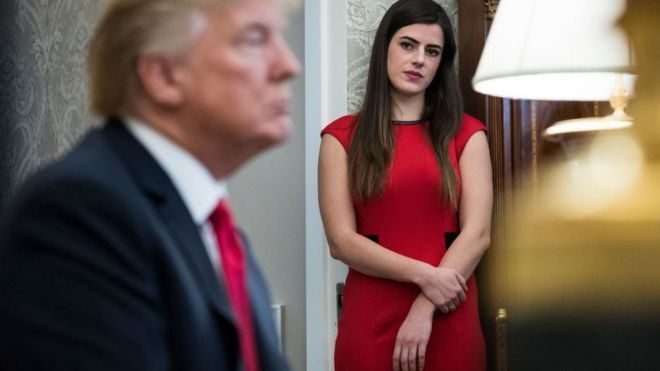 Báo New York Times dẫn các nguồn tin giấu tên cho biết, quyết định bất ngờ trên được đưa ra sau khi Tổng thống Trump biết được việc bà Madeleine đã chia sẻ thông tin về gia đình ông và các vấn đề nội bộ Nhà Trắng với báo giới trong một cuộc tiếp xúc không chính thức ở bang New Jersey gần đây. Ảnh: BBC.