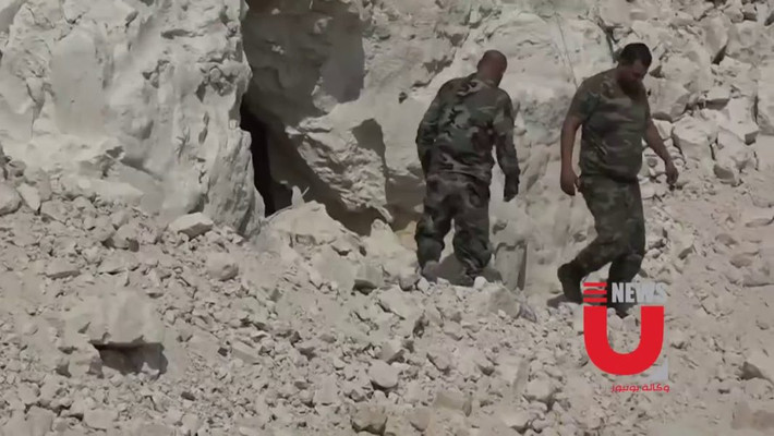 Theo Al Masdar News, trong quá trình tuần tra, Quân đội Syria đã phát hiện một hệ thống đường hầm chứa đầy trang thiết bị và vũ khí hóa học nguy hiểm và thiết bị quân sự bị bỏ lại tại thị trấn Khan Sheikhoun. Ảnh: Union News.