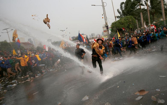 Trước sức ép từ phía người biểu tình, Quốc hội Indonesia đã hoãn bỏ phiếu về các luật được đề xuất.