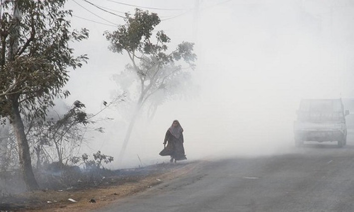 Được biết, hàng nghìn trường học ở Indonesia và Malaysia buộc phải đóng cửa. Ảnh: Reuters.