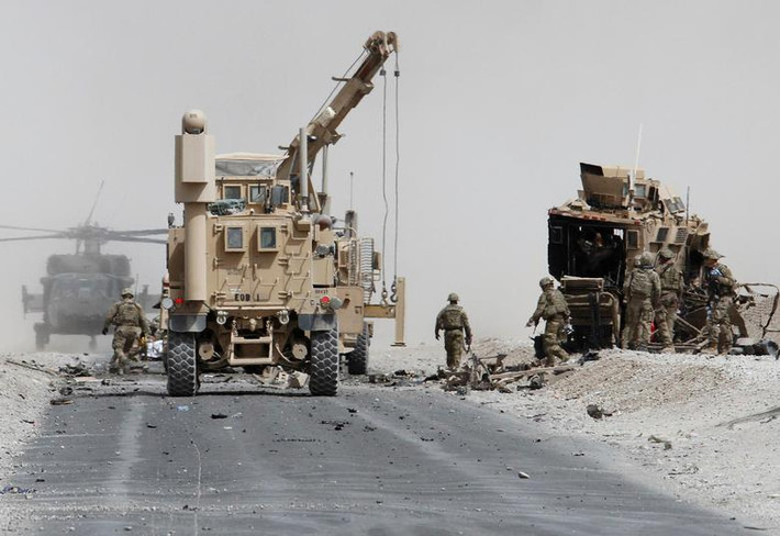 Cuộc chiến tranh tại Afghanistan bắt đầu vào tháng 10/2001 với Chiến dịch Tự do Bền vững của Mỹ để đáp trả vụ khủng bố ngày 11/9/2001. Mục đích của cuộc chiến này là để bắt trùm khủng bố Osama bin Laden, tiêu diệt Al-Qaeda và loại bỏ các thành phần Taliban đã cung cấp hỗ trợ và "bến cảng" an toàn cho Al-Qaeda.