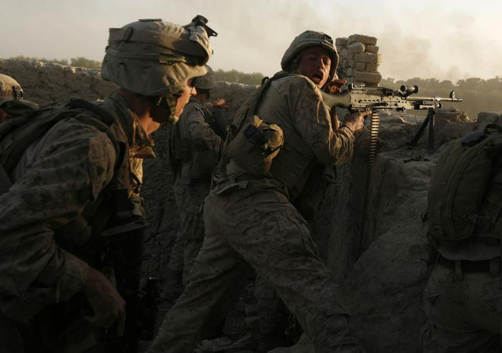 Tuy nhiên, Mỹ vẫn duy trì sự hiện diện quân sự tại Afghanistan suốt gần 20 năm qua. Cũng trong khoảng thời gian này, phiến quân Taliban liên tục tiến hành các cuộc tấn công nhằm vào Quân đội Mỹ, lực lượng Afghanistan và cả dân thường.