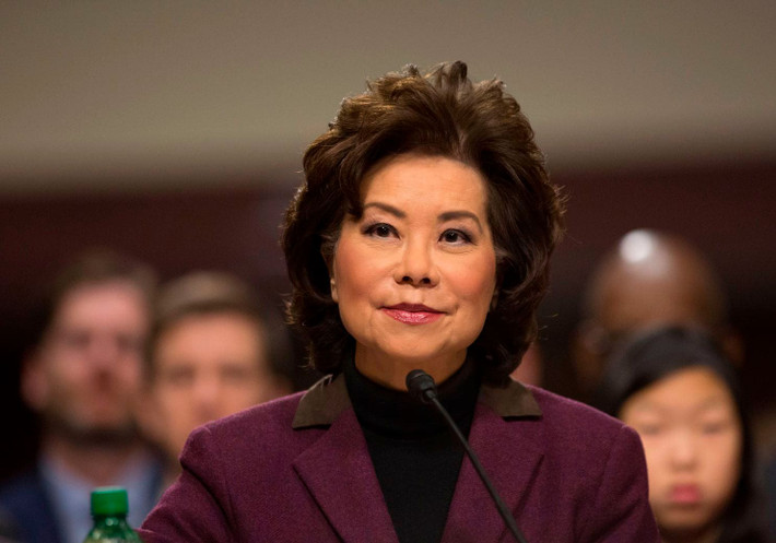 Trước đó, hồi tháng 6/2019, kết quả từ cuộc điều tra của báo New York Times đã cho thấy mối quan hệ giữa nữ Bộ trưởng Mỹ gốc Á Elaine Chao với Foremost Group có trụ sở tại New York. Công ty này được cho là đã hưởng lợi từ các chính sách công nghiệp của chính phủ Trung Quốc. Ảnh: WP.