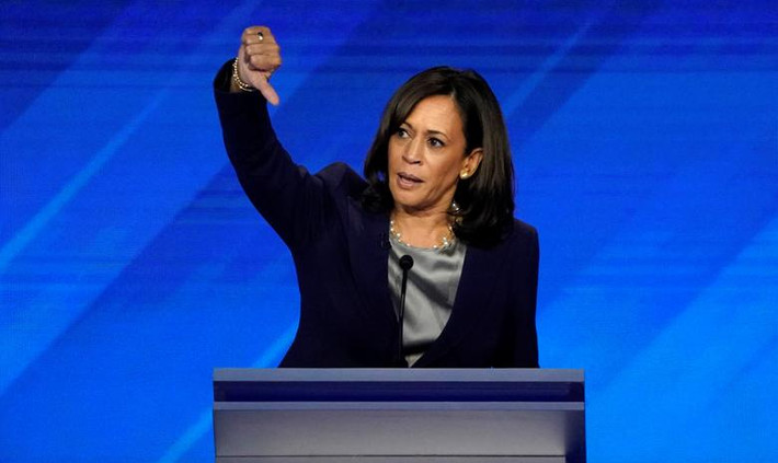 Trong khi đó, Thượng nghị sĩ Kamala Harris chỉ trích Tổng thống Trump liên quan đến các vụ xả súng hàng loạt gần đây ở Texas và Ohio.
