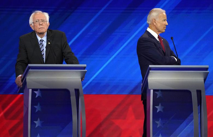 Còn trong cuộc tranh luận hôm 12/9, Thượng nghị sĩ Đảng Dân chủ Mỹ Bernie Sanders tiếp tục bảo vệ chương trình bảo hiểm y tế cho người dân mang tên "Medicare for All".