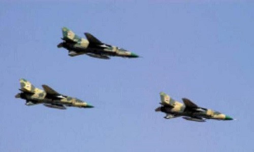 "Không quân Syria đã ném bom xuống nhóm khủng bố xung quanh thị trấn Kabani, gây tổn thất nặng nề cho tuyến phòng thủ của bọn chúng", nguồn tin cho hay. Ảnh: AMN.