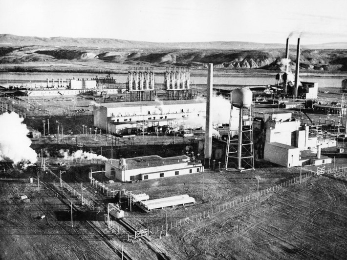 NBC dẫn lời một số chuyên gia hạt nhân cảnh báo rằng Hanford là "thảm họa Chernobyl dưới lòng đất đang chờ xảy ra".