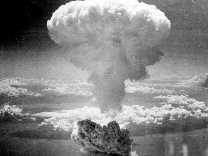 Plutonium của Hanford được sử dụng trong Trinity, quả bom nguyên tử được kích nổ đầu tiên, và trong Fat Man - quả bom được Mỹ thả xuống Nagasaki ngày 9/8/1945.