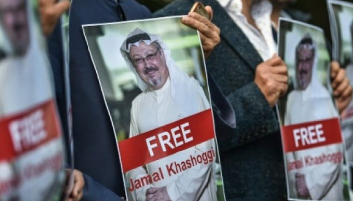 Riyadh ban đầu nói rằng họ không hay biết về số phận của nhà báo mất tích Khashoggi. Tuy nhiên, đến ngày 20/10/2018, Saudi Arabia thừa nhận ông Khashoggi đã chết sau một cuộc "ẩu đả" trong lãnh sự quán nước này tại Istanbul. Vụ nhà báo Khashoggi bị sát hại đã châm ngòi cho một cuộc khủng hoảng ngoại giao giữa Saudi Arabia với các đồng minh phương Tây. Ảnh: France24.