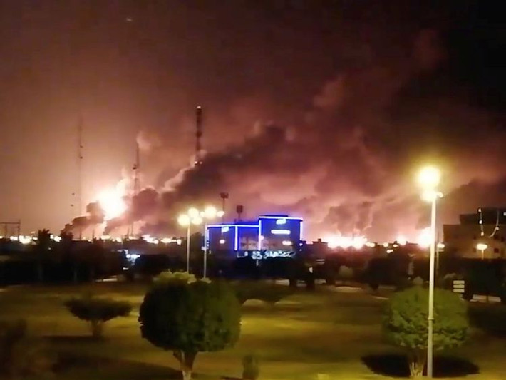 Ngay sau đó, Mỹ nhiều lần tố Iran đứng đằng sau vụ tấn công cơ sở dầu khí thuộc Tập đoàn Aramco của Riyadh, bất chấp việc phe nổi dậy Houthi ở Yemen đã lên tiếng nhận trách nhiệm. Ảnh: GN.