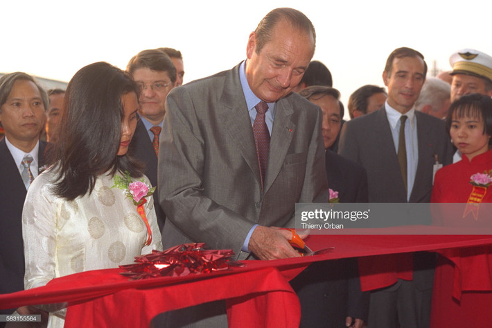 Tổng thống Pháp Jacques Chirac đã đến dự và phát biểu tại lễ khánh thành Bảo tàng Dân tộc học Việt Nam ở Hà Nội trong chuyến thăm chính thức Việt Nam lần đầu tiên vào tháng 11/1997. Ảnh: Getty.